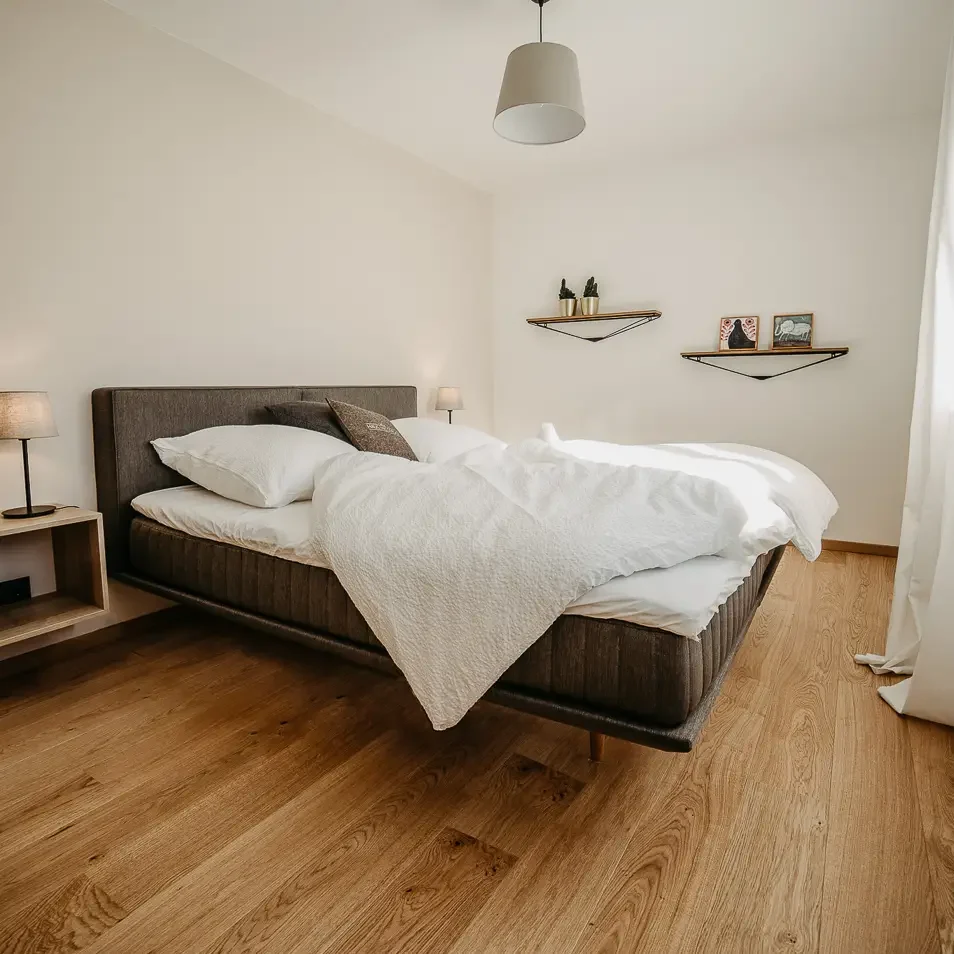 Helles großes Schlafzimmer Nr. 3 im Erdgeschoss